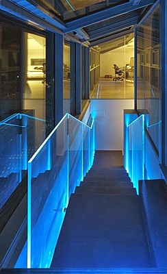 Click image for larger version  Name:	glass_railing.jpg Views:	1 Size:	76.5 KB ID:	961883